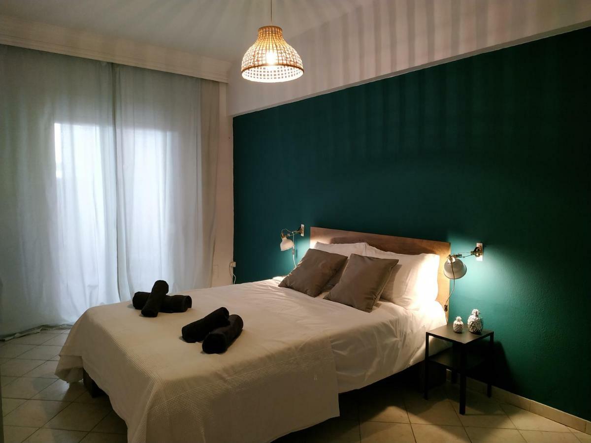 Bright Apartment Steps From The Sea Salonicco Esterno foto